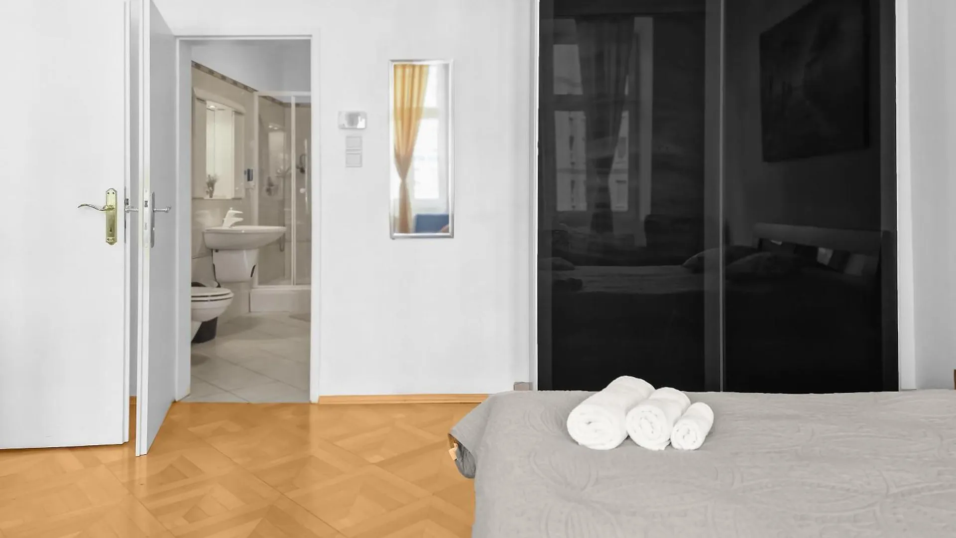 Апартаменты Four-Bedroom, Four King-Size Comfort Вена